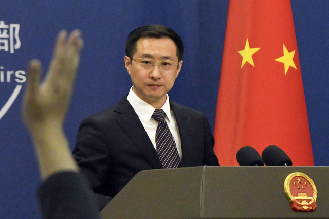 中国の報道官「日本は理性的に」　空母2隻の活動で